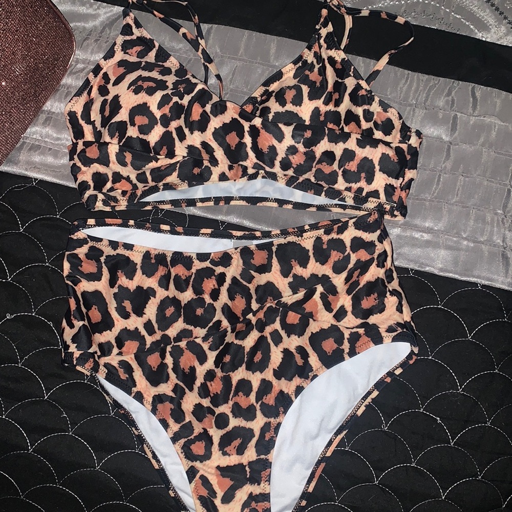 Leopard bikini